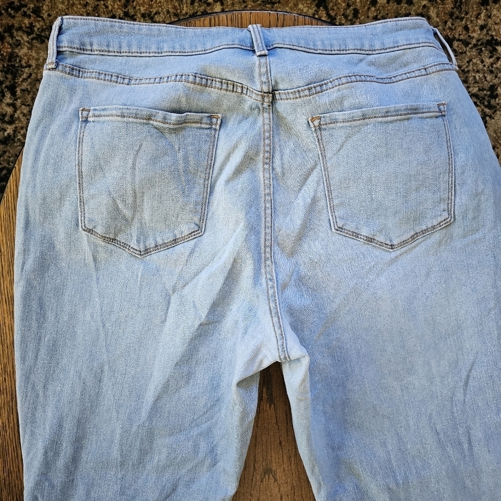 Old Navy High Rise Flare Light Wash Jeans Size Women's 16 - Picture 7 of 13